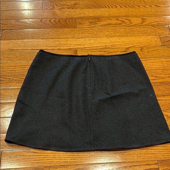 Vince dark gray wool Women's Skirt, size 4 - Picture 4 of 5
